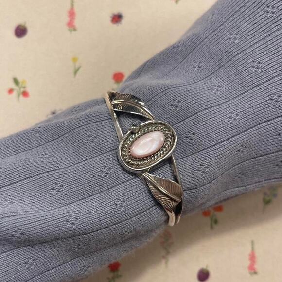 Vintage 1960s Sterling Silver Pink Opal Leaf Cuff Bracelet - Picture 2 of 4